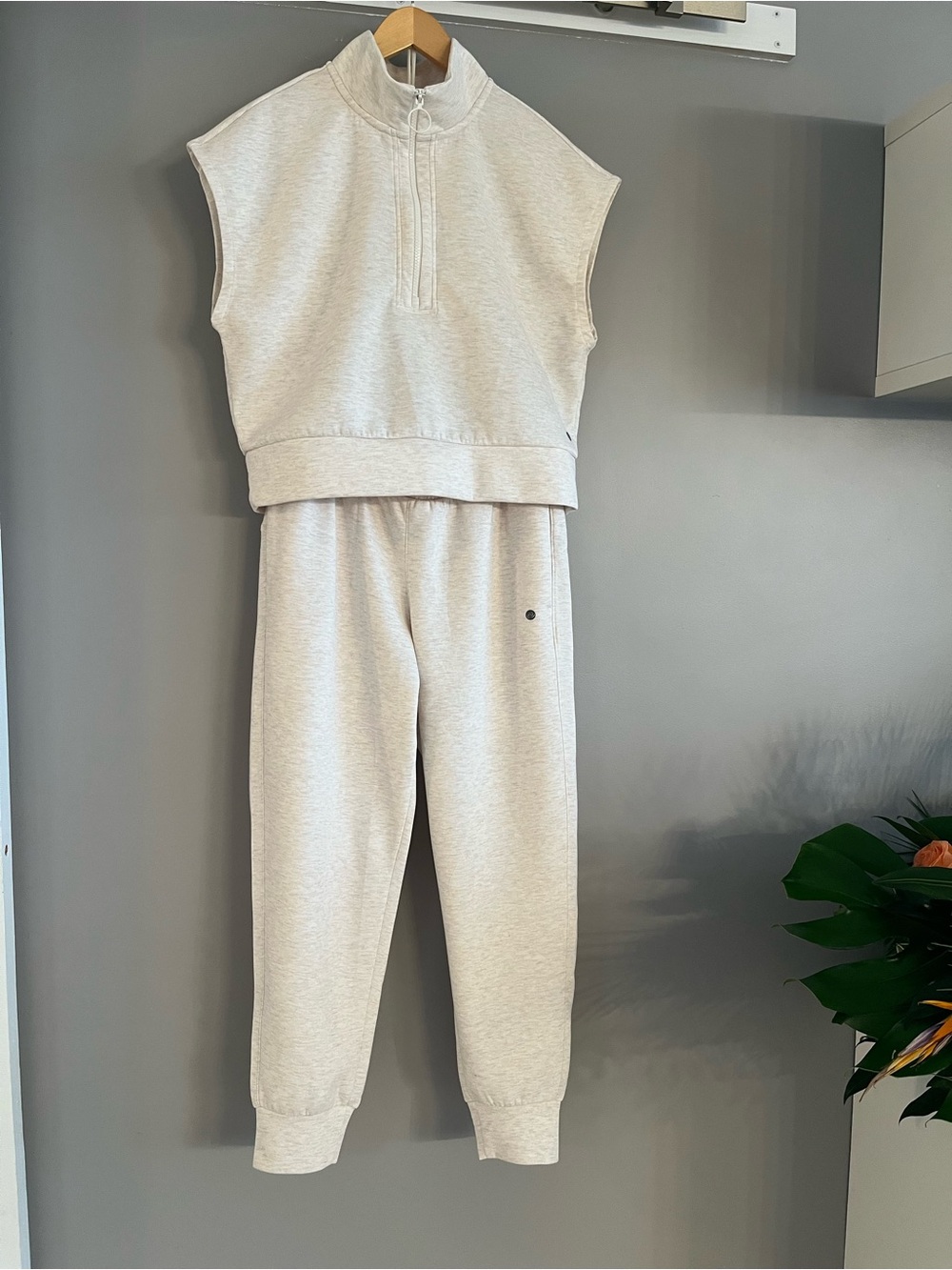 Apana Cream Sleeveless Zip-Neck Sweatshirt & Jogger Set
